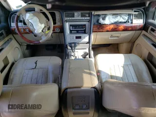 2005 Lincoln Navigator Luxury with VIN 5LMFU28595LJ07024, listed as a Copart auction lot 70567674 with 225,224 mi miles and Clean Title. Bid and sale history available at carsss.com. Image 8.