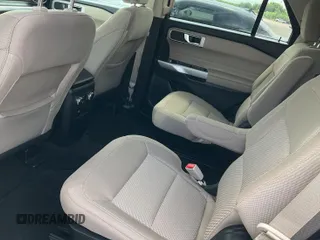 2022 Ford Explorer XLT z VIN 1FMSK7DH3NGB36208, wystawiony jako IAAI lot #42468431 z przebiegiem 51 513 mil mil oraz . Historia ofert i sprzedaży dostępna na DreamBid. Obrazek 17.