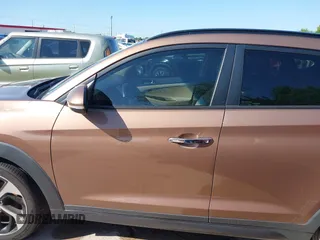 2016 Hyundai Tucson Limited with VIN KM8J33A25GU074798, listed as a IAAI auction lot 42103566 with 143,777 mi miles and . Bid and sale history available at carsss.com. Image 14.