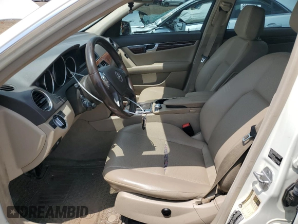 2012 Mercedes-Benz C 300 Sport z VIN WDDGF8BBXCA669679, wystawiony jako Copart lot #60493685 z przebiegiem 143 795 mil mil oraz Czysty tytuł • Clean title. Historia ofert i sprzedaży dostępna na DreamBid. Obrazek 7.