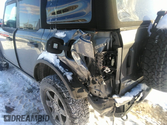 2022 Ford Bronco with VIN 1FMDE5BH4NLA84313, listed as a IAAI auction lot 41600748 with 35,408 mi miles and . Bid and sale history available at DreamBid. Image 6.