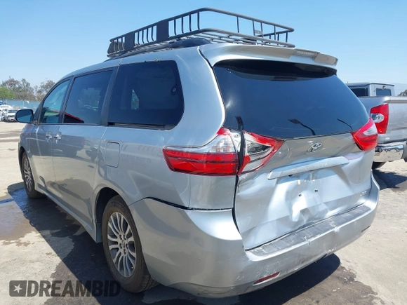 2020 Toyota Sienna XLE Auto Access Seat with VIN 5TDYZ3DC2LS060071, listed as a IAAI auction lot 39987444 with 67,404 mi miles. Bid and sale history available at carsss.com. Image 3.
