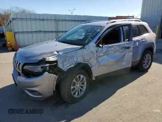 2019 Jeep Cherokee Latitude Plus with VIN 1C4PJMLB5KD195394, listed as a Copart auction lot 43544405 with 61,513 mi miles and Clean Title. Bid and sale history available at carsss.com. Image 1.