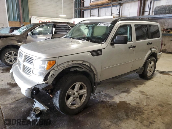 2010 Dodge Nitro SXT z VIN 1D4PU5GK7AW112562, wystawiony jako Copart lot #45113225 z przebiegiem 150 183 mil mil oraz Szkoda całkowita • Salvage title. Historia ofert i sprzedaży dostępna na DreamBid. Obrazek 1.