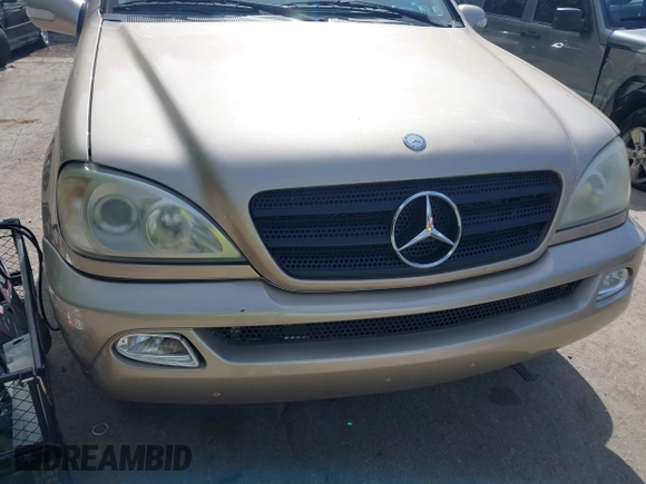 2004 Mercedes-Benz M 350 with VIN 4JGAB57E24A499022, listed as a IAAI auction lot 42223708 with 187,997 mi miles and . Bid and sale history available at DreamBid. Image 11.