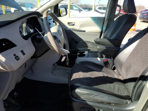 2011 Toyota Sienna SE с VIN 5TDXK3DC5BS117992, выставлен на аукционе Copart как лот 48492725 с пробегом 177 647 миль миль и Списание • Salvage title. История ставок и продаж доступна на DreamBid. Изображение 7.