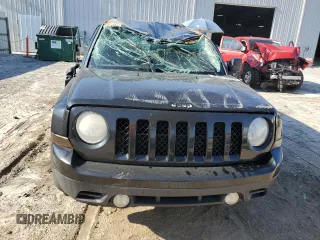 2014 Jeep Patriot Altitude z VIN 1C4NJPBA5ED848165, wystawiony jako Copart lot #56817635 z przebiegiem 150 174 mil mil oraz Szkoda całkowita • Salvage title. Historia ofert i sprzedaży dostępna na DreamBid. Obrazek 5.
