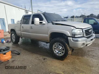 2005 GMC Sierra 2500HD SLE z VIN 1GTHK232X5F963644, wystawiony jako Copart lot #88040265 z przebiegiem 196 924 mil mil oraz Nie do naprawy • Non repairable. Historia ofert i sprzedaży dostępna na DreamBid. Obrazek 4.
