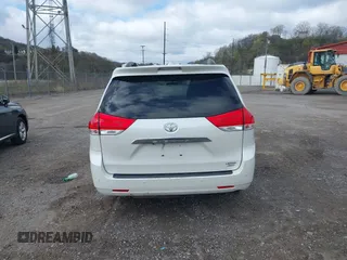 2013 Toyota Sienna XLE with VIN 5TDDK3DCXDS050814, listed as a IAAI auction lot 41985089 with 134,400 mi miles and . Bid and sale history available at DreamBid. Image 16.