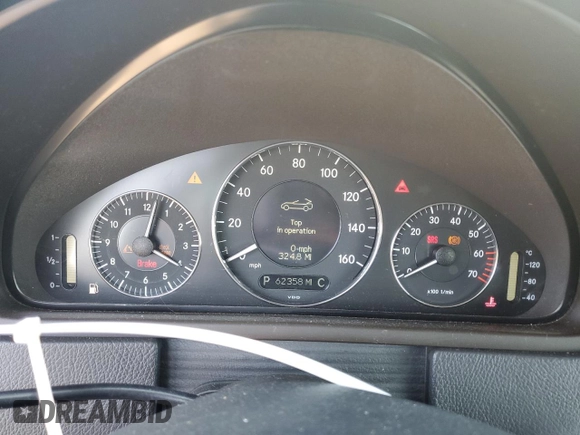2004 Mercedes-Benz CLK 320 z VIN WDBTK65G94T018208, wystawiony jako Copart lot #76074114 z przebiegiem 62 358 mil mil oraz Nie do naprawy. Historia ofert i sprzedaży dostępna na DreamBid. Obrazek 9.