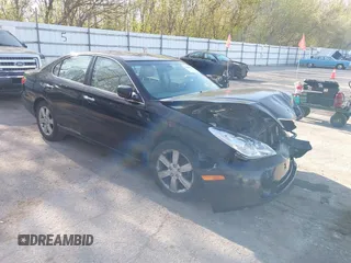 2005 Lexus ES 330 with VIN JTHBA30G255107662, listed as a IAAI auction lot 42128086 with 162,245 mi miles. Bid and sale history available at carsss.com. Image 1.