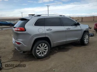 2017 Jeep Cherokee Overland z VIN 1C4PJMJS4HW609880, wystawiony jako Copart lot #45598445 z przebiegiem 83 691 mil mil oraz Szkoda całkowita • Salvage title. Historia ofert i sprzedaży dostępna na DreamBid. Obrazek 3.