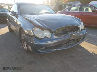 2006 Mercedes-Benz CLK-Class 3.5L with VIN WDBTJ56J86F178363, listed as a IAAI auction lot 40697786 with 139,953 mi miles. Bid and sale history available at carsss.com. Image 6.