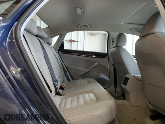 2015 Volkswagen Passat SEL Premium z VIN 1VWCV7A38FC051248, wystawiony jako Copart lot #57019325 z przebiegiem 170 012 mil mil oraz Nie do naprawy • Non repairable. Historia ofert i sprzedaży dostępna na DreamBid. Obrazek 10.