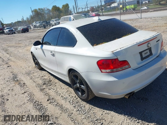 2009 BMW 1 Series 128i with VIN WBAUP73539VK75338, listed as a IAAI auction lot 40643882 with 116,970 mi miles and . Bid and sale history available at carsss.com. Image 3.