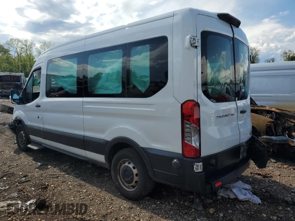 2020 Ford Transit Passenger XL z VIN 1FBAX2C87LKA12379, wystawiony jako Copart lot #53063395 z przebiegiem 341 308 mil mil oraz Szkoda całkowita • Salvage title. Historia ofert i sprzedaży dostępna na DreamBid. Obrazek 2.