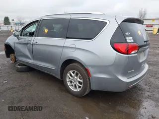 2020 Chrysler Pacifica Touring L z VIN 2C4RC1BG6LR109863, wystawiony jako IAAI lot #41247311 z przebiegiem Nie podano mil oraz . Historia ofert i sprzedaży dostępna na DreamBid. Obrazek 3.