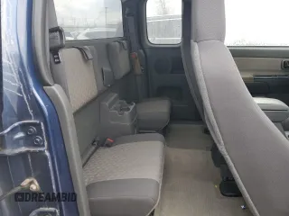 2005 GMC Canyon SLE Z71 with VIN 1GTDT196758194735, listed as a Copart auction lot 82189764 with 135,415 mi miles and Clean Title. Bid and sale history available at carsss.com. Image 10.