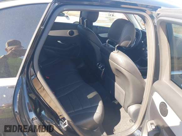 2022 Mercedes-Benz GLC with VIN W1N0G8DBXNV360675, listed as a IAAI auction lot 41652144 with 37,235 mi miles. Bid and sale history available at carsss.com. Image 8.