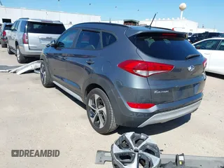 2017 Hyundai Tucson Sport z VIN KM8J33A25HU562988, wystawiony jako IAAI lot #41755874 z przebiegiem 112 000 mil mil oraz . Historia ofert i sprzedaży dostępna na DreamBid. Obrazek 3.