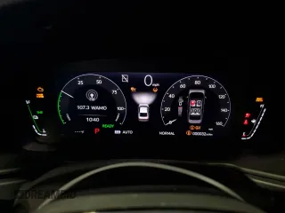 2025 Honda Accord Touring with VIN 1HGCY2F87SA040489, listed as a Copart auction lot 60786325 with 32 mi miles and Salvage title. Bid and sale history available at DreamBid. Image 9.