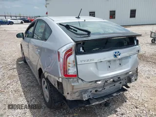 2015 Toyota Prius Four z VIN JTDKN3DU4F1922847, wystawiony jako IAAI lot #42130536 z przebiegiem 181 815 mil mil oraz . Historia ofert i sprzedaży dostępna na DreamBid. Obrazek 3.
