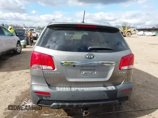 2011 Kia Sorento EX with VIN 5XYKUDA26BG123044, listed as a IAAI auction lot 42007811 with 193,657 mi miles. Bid and sale history available at carsss.com. Image 17.
