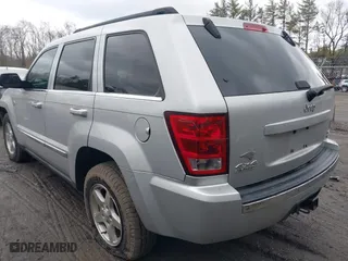 2006 Jeep Grand Cherokee Limited with VIN 1J4HR58286C307056, listed as a IAAI auction lot 41978528 with 130,855 mi miles. Bid and sale history available at carsss.com. Image 3.