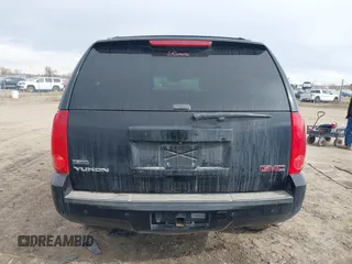 2011 GMC Yukon SLT with VIN 1GKS2CE02BR365229, listed as a IAAI auction lot 41601082 with 203,739 mi miles. Bid and sale history available at carsss.com. Image 16.