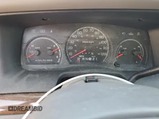 2001 Ford Crown Victoria LX z VIN 2FAFP74W41X205147, wystawiony jako Copart lot #46240035 z przebiegiem 65 495 mil mil oraz Szkoda całkowita • Salvage title. Historia ofert i sprzedaży dostępna na DreamBid. Obrazek 9.
