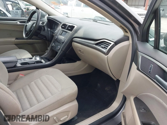 2018 Ford Fusion SE with VIN 3FA6P0H74JR125727, listed as a IAAI auction lot 41661939 with 100,446 mi miles. Bid and sale history available at carsss.com. Image 5.