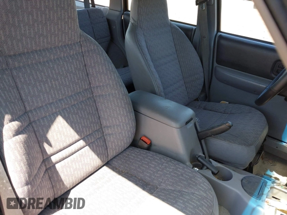 1998 Jeep Cherokee Sport with VIN 1J4FJ68S9WL189992, listed as a IAAI auction lot 42039822 with 156,006 mi miles. Bid and sale history available at carsss.com. Image 5.