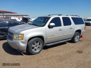 2007 Chevrolet Suburban LT with VIN 1GNFC16J87J230680, listed as a IAAI auction lot 42111804 with 1 mi miles. Bid and sale history available at carsss.com. Image 2.