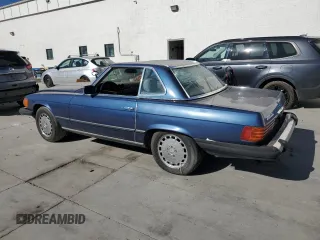 1985 Mercedes-Benz 380 z VIN WDBBA45C8FA029652, wystawiony jako Copart lot #59675025 z przebiegiem 227 959 mil mil oraz Czysty tytuł • Clean title. Historia ofert i sprzedaży dostępna na DreamBid. Obrazek 2.