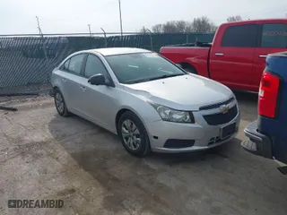 2013 Chevrolet Cruze LS with VIN 1G1PA5SH5D7210935, listed as a IAAI auction lot 42016297 with 90,401 mi miles. Bid and sale history available at carsss.com. Image 1.