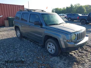 2012 Jeep Patriot Sport with VIN 1C4NJRBB3CD612311, listed as a IAAI auction lot 42146930 with 184,353 mi miles. Bid and sale history available at carsss.com. Image 1.