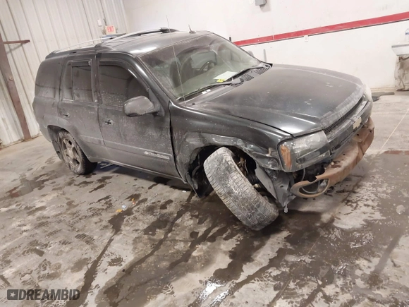 2004 Chevrolet TrailBlazer LS with VIN 1GNDT13S942111367, listed as a IAAI auction lot 41579052 with 213,550 mi miles. Bid and sale history available at carsss.com. Image 1.