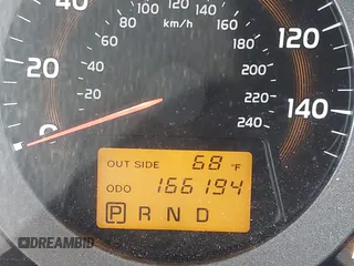 2007 Toyota RAV4 Limited with VIN JTMZK31VX76006165, listed as a IAAI auction lot 41476627 with 166,194 mi miles. Bid and sale history available at carsss.com. Image 15.