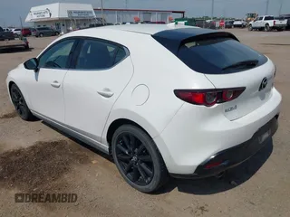 2021 Mazda 3 Premium z VIN JM1BPAML5M1402899, wystawiony jako IAAI lot #42252886 z przebiegiem Nie podano mil oraz . Historia ofert i sprzedaży dostępna na DreamBid. Obrazek 3.