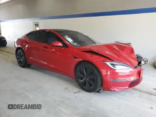 2022 Tesla Model S z VIN 5YJSA1E53NF486764, wystawiony jako Copart lot #52705885 z przebiegiem 73 637 mil mil oraz Szkoda całkowita • Salvage title. Historia ofert i sprzedaży dostępna na DreamBid. Obrazek 4.