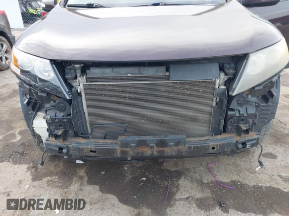 2011 Kia Sorento LX with VIN 5XYKTDA2XBG078757, listed as a IAAI auction lot 40937252 with 186,055 mi miles. Bid and sale history available at carsss.com. Image 6.