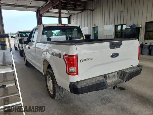 2015 Ford F-150 XLT z VIN 1FTFX1EF0FKE89795, wystawiony jako IAAI lot #42610200 z przebiegiem 87 650 mil mil oraz . Historia ofert i sprzedaży dostępna na DreamBid. Obrazek 16.