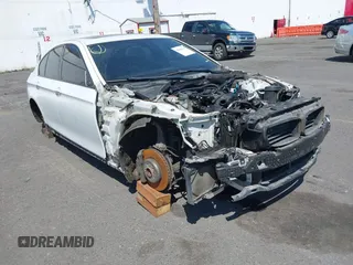 2015 BMW 5 Series 535i z VIN WBA5B1C51FD920568, wystawiony jako IAAI lot #42182520 z przebiegiem Nie podano mil oraz . Historia ofert i sprzedaży dostępna na DreamBid. Obrazek 1.