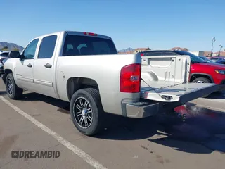 2009 Chevrolet Silverado 1500 LT with VIN 3GCEC23019G120466, listed as a IAAI auction lot 41754684 with 119,330 mi miles. Bid and sale history available at carsss.com. Image 3.