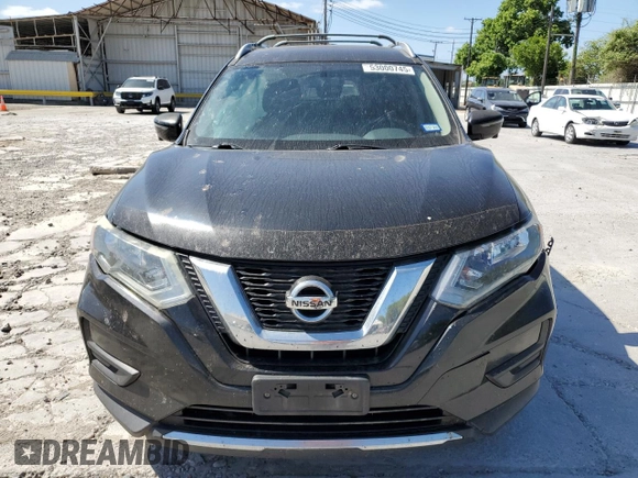 2017 Nissan Rogue SV z VIN KNMAT2MT2HP534275, wystawiony jako Copart lot #53000745 z przebiegiem 196 660 mil mil oraz Szkody całkowita. Historia ofert i sprzedaży dostępna na DreamBid. Obrazek 5.