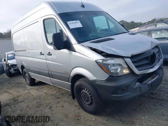 2016 Mercedes-Benz Sprinter Cargo with VIN WD3PE7DD0GP204413, listed as a IAAI auction lot 41503035 with 184,000 mi miles. Bid and sale history available at carsss.com. Image 1.