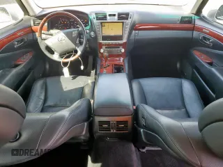 2011 Lexus LS 460 z VIN JTHBL5EF2B5102883, wystawiony jako Copart lot #49342705 z przebiegiem 94 082 mil mil oraz Czysty tytuł • Clean title. Historia ofert i sprzedaży dostępna na DreamBid. Obrazek 8.