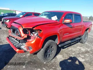 2017 Toyota Tacoma SR5 with VIN 3TMCZ5AN4HM084813, listed as a IAAI auction lot 41248285 with 118,797 mi miles. Bid and sale history available at carsss.com. Image 17.