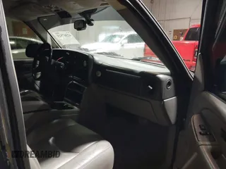 2005 Chevrolet Tahoe LS z VIN 1GNEK13T65J189354, wystawiony jako IAAI lot #42307925 z przebiegiem 166 521 mil mil oraz . Historia ofert i sprzedaży dostępna na DreamBid. Obrazek 5.