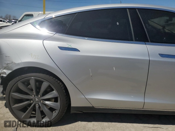 2013 Tesla Model S с VIN 5YJSA1CN5DFP05936, выставлен на аукционе Copart как лот 51831795 с пробегом Не указан миль и Списание • Salvage title. История ставок и продаж доступна на DreamBid. Изображение 10.